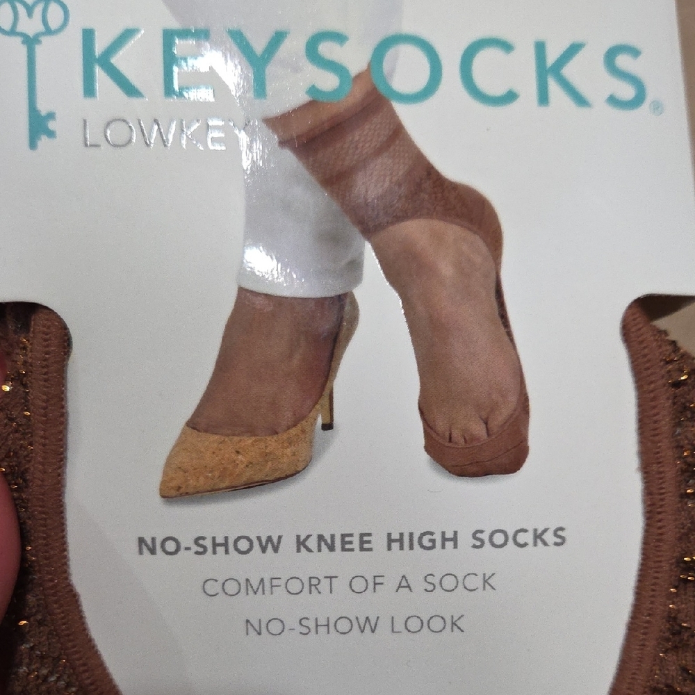 Brown No-Show Knee High Socks - Picture 7 of 12